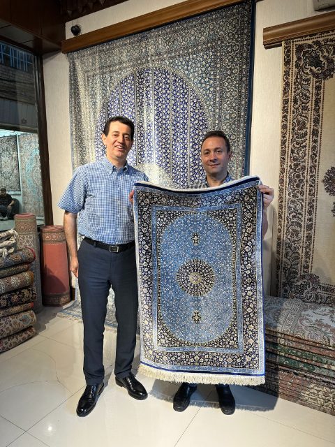 作家のアルサラーニさん